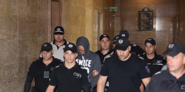 Пияният Петър Тодоров, който отне живота на 15 годишния Филип, изпил 6 бири преди деянието Пияният Петър Тодоров, който отне живота на 15 годишния Филип, изпил 6 бири преди деянието