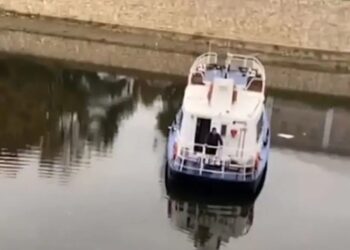 Пиян мъж открадна развлекателна лодка – не е стигнал много далеч!