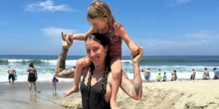 Майка застана категорично против идеята да пусне децата си на училище