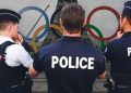 На френската полиция ще бъде забранено да дъвче дъвка и да гледа в телефоните си по време на Олимпиадата На френската полиция ще бъде забранено да дъвче дъвка и да гледа в телефоните си по време на Олимпиадата