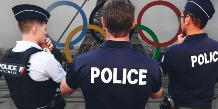 На френската полиция ще бъде забранено да дъвче дъвка и да гледа в телефоните си по време на Олимпиадата На френската полиция ще бъде забранено да дъвче дъвка и да гледа в телефоните си по време на Олимпиадата