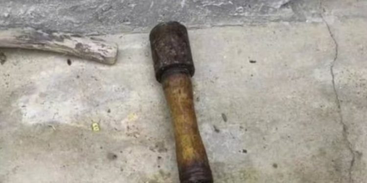 Жена използва ръчна граната като чук в продължение на 20 години, живее, за да разкаже историята