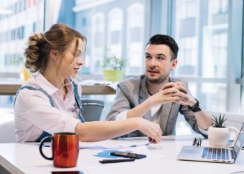 Как да накарате човек да ви каже истината: 3 психологически трика, които ще ви помогнат да научите всичко