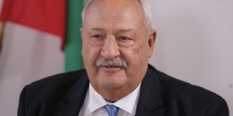 Стана ясна причината за неприятния инцидент с легендарния тв водещ Иван Гарелов Стана ясна причината за неприятния инцидент с легендарния тв водещ Иван Гарелов