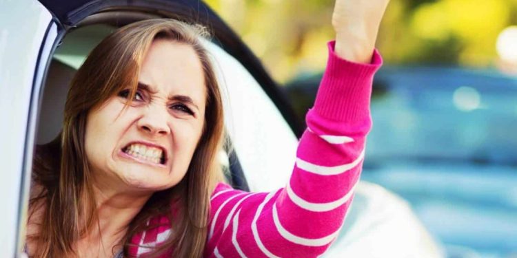 Проучване: Защо жените шофират по-агресивно от мъжете Проучване: Защо жените шофират по-агресивно от мъжете