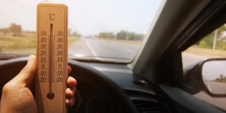 Трикове с климатика: как да охладим колата в жегата и да пестим гориво Трикове с климатика: как да охладим колата в жегата и да пестим гориво