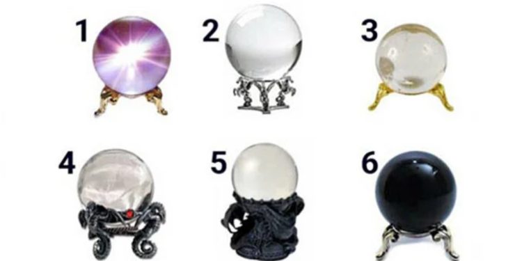 Тест: Изберете кристална топка и разберете какво ви казва тя за вашето бъдеще