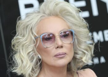 Феновете на обичаната певица Лепа Брена потресени от нейната визия