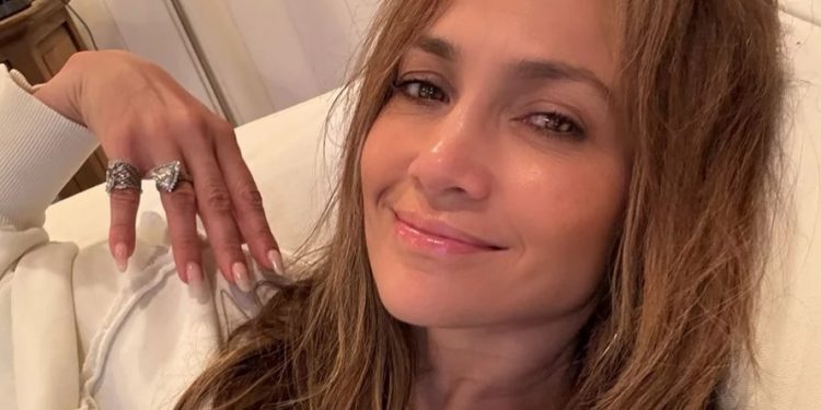 Актьорът Бен Афлек трудно преживява раздялата с Дженифър Лопес