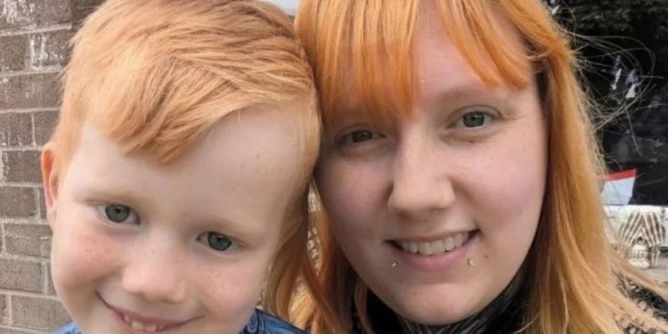 Добрият пример: малко дете спаси живота на майка си (ВИДЕО)