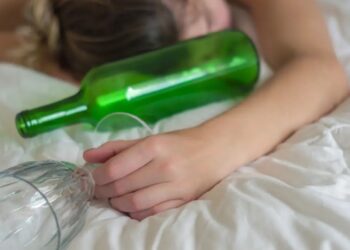 Изследователи: прекалената консумация на алкохол може да промени драстично мозъка