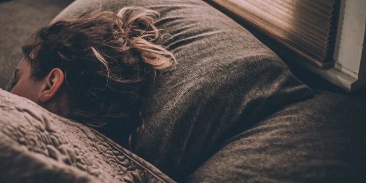 Назовани са лошите навици, които влошават нощния сън, всеки трябва да ги знае