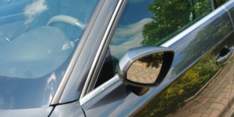 Много шофьори след като паркират допускат грешка, която може да им коства скъпи ремонти