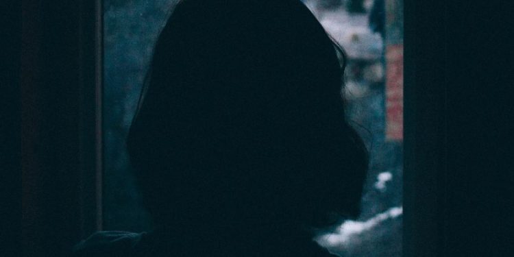 Моята изповед: Не си общувам с родителите ми от 10 години, сигурно ме мислят за лоша дъщеря