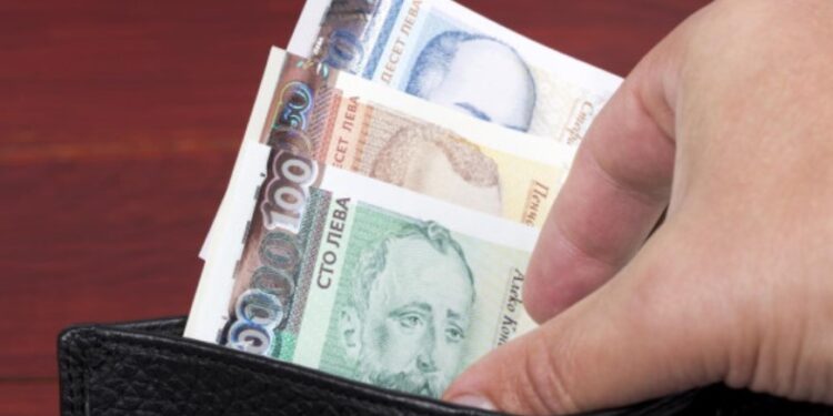 Тази седмица 4 зодии ще правят големи пари, Вселената им обещава всичко: