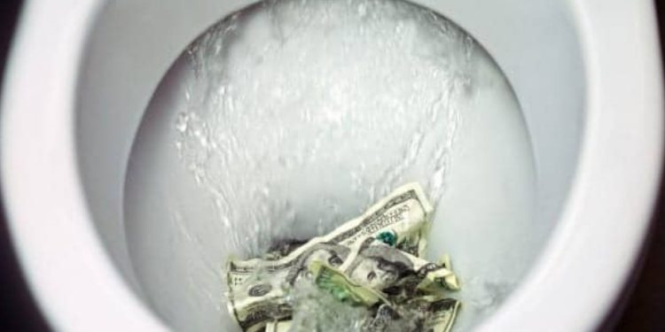 Най-странните предмети, изхвърлени в тоалетната