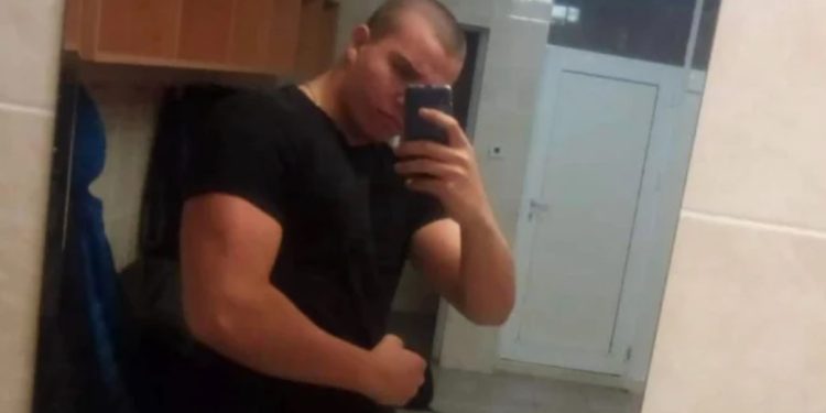 Служителят на МВР, който бе задържан за посегателството над студент, ще му се стъжни живота