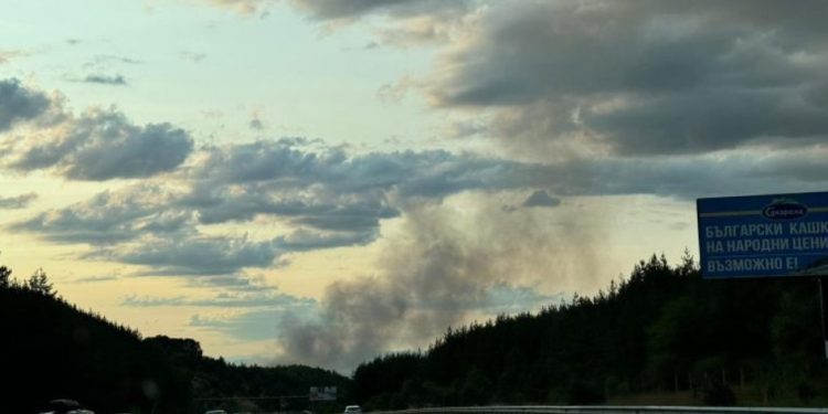 От последните минути: след експлозията в склада за фойерверки има трима пострадали и четирима в неизвестност ВИДЕО