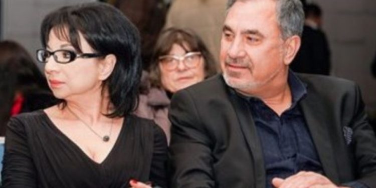 Водещата на „Лице в лице“ Цветанка Ризова истински щастлива с половинката до себе си Водещата на „Лице в лице“ Цветанка Ризова истински щастлива с половинката до себе си