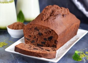 Нежен и пухкав кекс с череши и лимонена кора