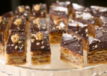 Ще спечели сърцето Ви: вкусна и лесна торта с пълнеж от сушени кайсии