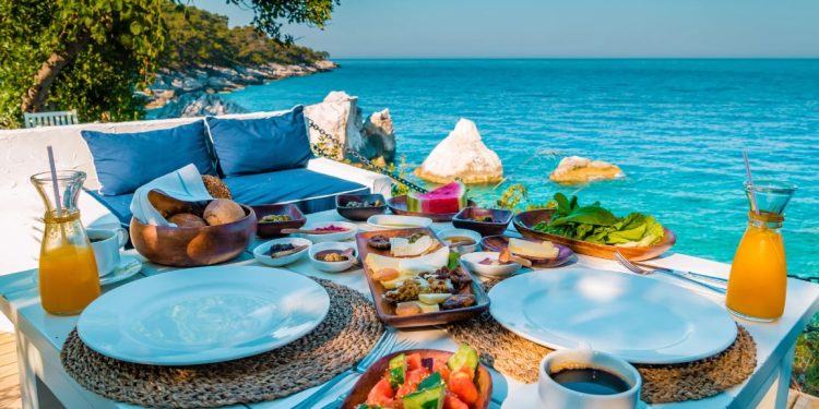 Цените космически: Ето колко ще им трябва на едно 4-членно семейство на Южното Черноморие у нас Цените космически: Ето колко ще им трябва на едно 4-членно семейство на Южното Черноморие у нас