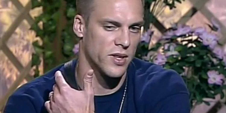 Бившият водещ на риалити предаването „Сървайвър“ отнесе масов хейт след нагла постъпка