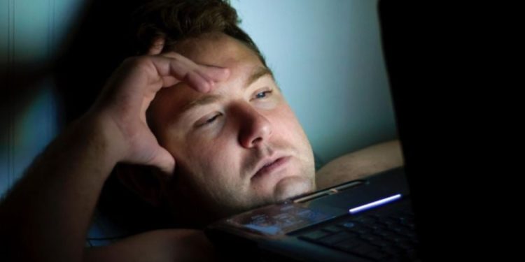 Ето как да заспим отново след внезапно събуждане посред нощ: експертен съвет