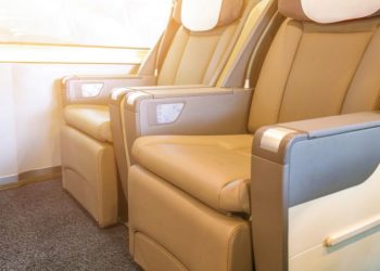 Бивша стюардеса назова най-голямата опасност, която заплашва пътниците по време на полет