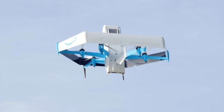 Излитането е разрешено! Amazon ще доставя пакети с дронове