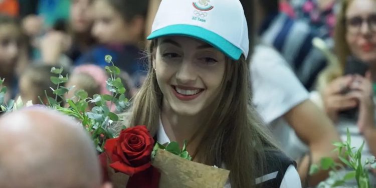 Сребърната ни шампионка Боряна Калейн пред родните медии: искам да празнувам с близките си хора, след което ще взема решение