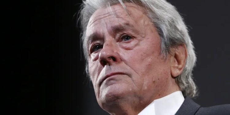 Вижте кой ще грабне тлъстите милиони на актьора Ален Делон