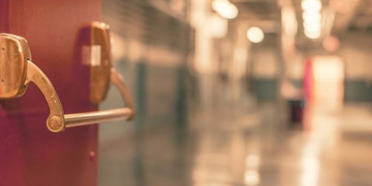 След катастрофа момиче на 11 години е с опасност за живота След катастрофа момиче на 11 години е с опасност за живота