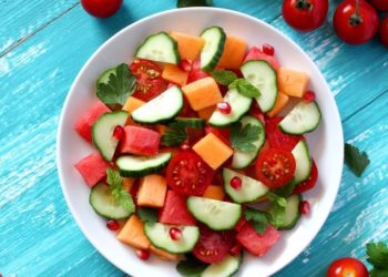 Салата от пъпеш и диня (Рецепта)