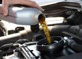 Това ще повреди двигателя ви: защо при никакви обстоятелства не трябва да доливате старо моторно масло, дори и малко