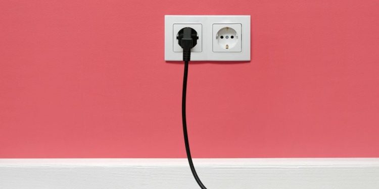 „Вампирски устройства“: експерти назоваха домакински уреди, които винаги трябва да бъдат изключени от контакта
