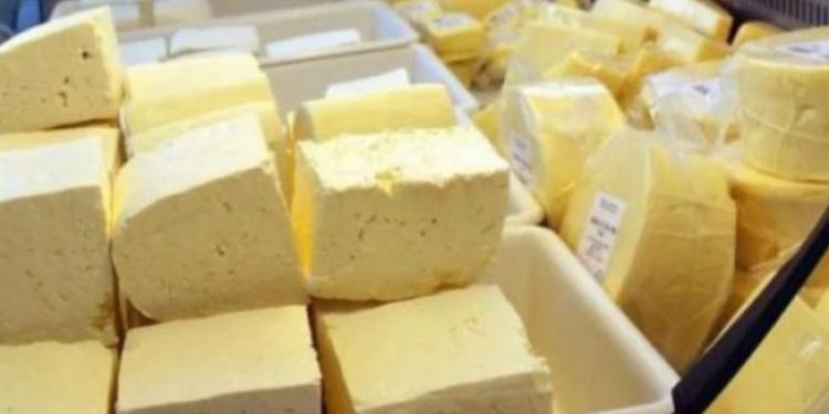 Само за период от 6 месеца сме изяли тонове менте от любимото българско сирене Само за период от 6 месеца сме изяли тонове менте от любимото българско сирене