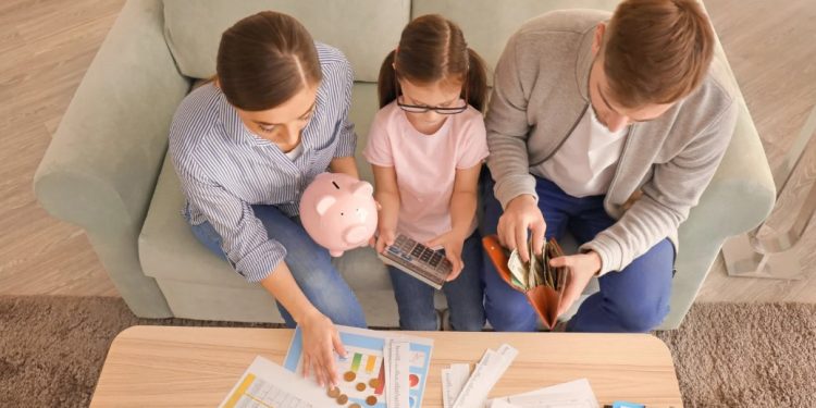 Как да защитите детето си от онлайн финансови измамници: експертни съвети