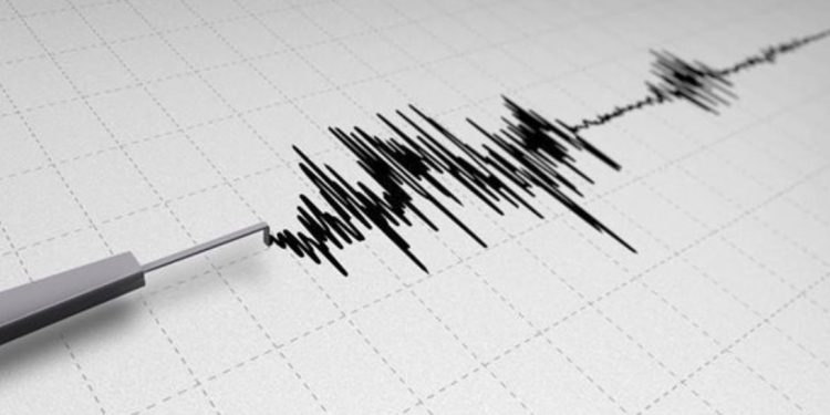 Силно земетресение разтърси района на морския град Каш Силно земетресение разтърси района на морския град Каш