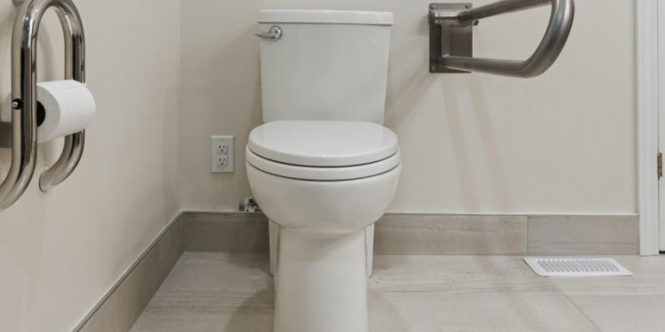 Учените сложиха край на това: необходимо ли е да държите капака на тоалетната затворен — изследването изненада всички Учените сложиха край на това: необходимо ли е да държите капака на тоалетната затворен — изследването изненада всички