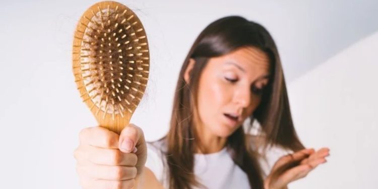 Есента е все по-близо. Косата започва да пада. Как да се справим с това? Есента е все по-близо. Косата започва да пада. Как да се справим с това?