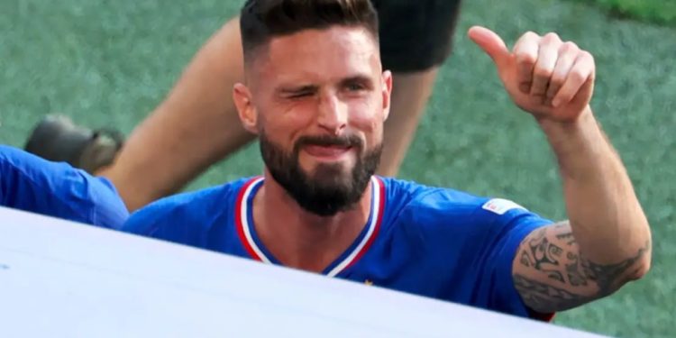 Нападателят Оливие Жиру направи дебюта си в Америка Нападателят Оливие Жиру направи дебюта си в Америка