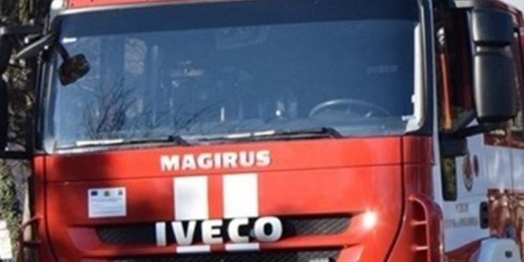 Пожар избухна преди около час в района на Стара Кресна и Сенокос – Търсят се доброволци Пожар избухна преди около час в района на Стара Кресна и Сенокос – Търсят се доброволци