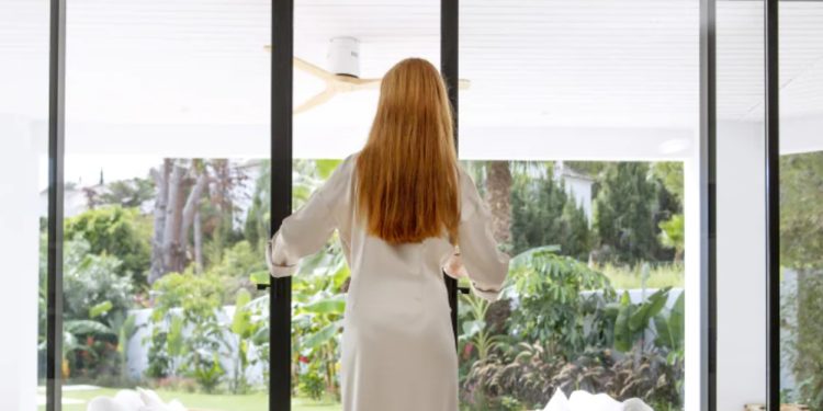 Те ще бъдат чисти и ще блестят перфектно в продължение на седмици: с какво да търкате прозорците Те ще бъдат чисти и ще блестят перфектно в продължение на седмици: с какво да търкате прозорците