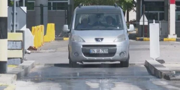 Важно: Дезинфекция на всички гранични пунктове ще бъде въведена за автомобили от утре, заради опасна болест