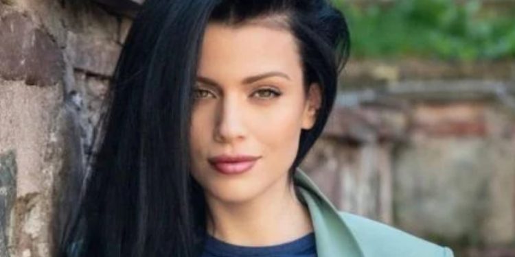 Водещата на „Игри на волята“ Ралица Паскалева с драстична промяна (Снимка) Водещата на „Игри на волята“ Ралица Паскалева с драстична промяна (Снимка)