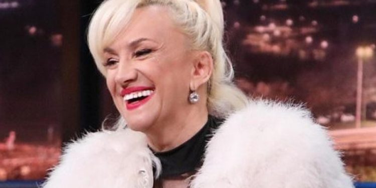 Дупнишката Мадона Сашка Васева приключи със своето лечение