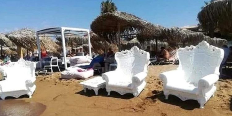 В Гърция цените за шезлонг достигнаха до космическите 100 евро В Гърция цените за шезлонг достигнаха до космическите 100 евро