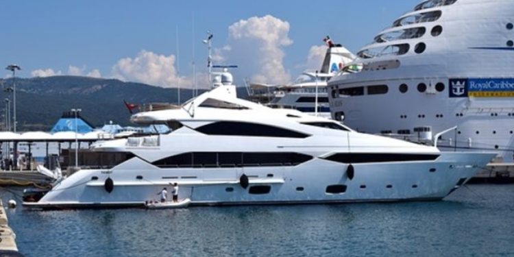 Огромно търсене има за суперяхти: ето защо Огромно търсене има за суперяхти: ето защо