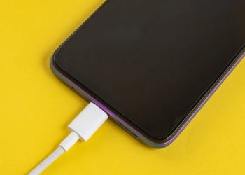 Често срещани грешки, които повреждат телефона Ви ден след ден